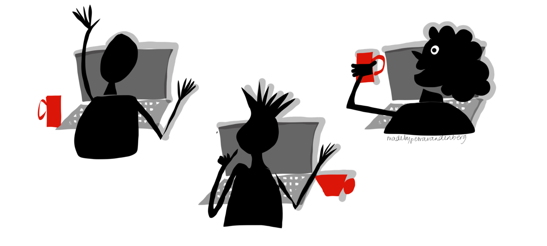 Drie mensen zitten achter computers met kopje koffie en communiceren met elkaar